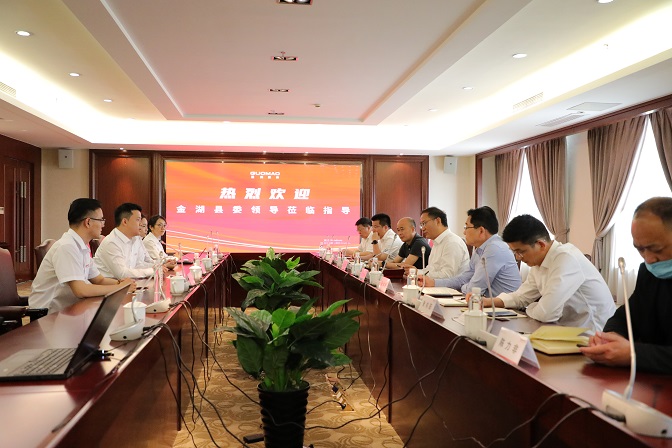 金湖县委书记贺宝祥一行慕名来龙8头号玩家考察交流
