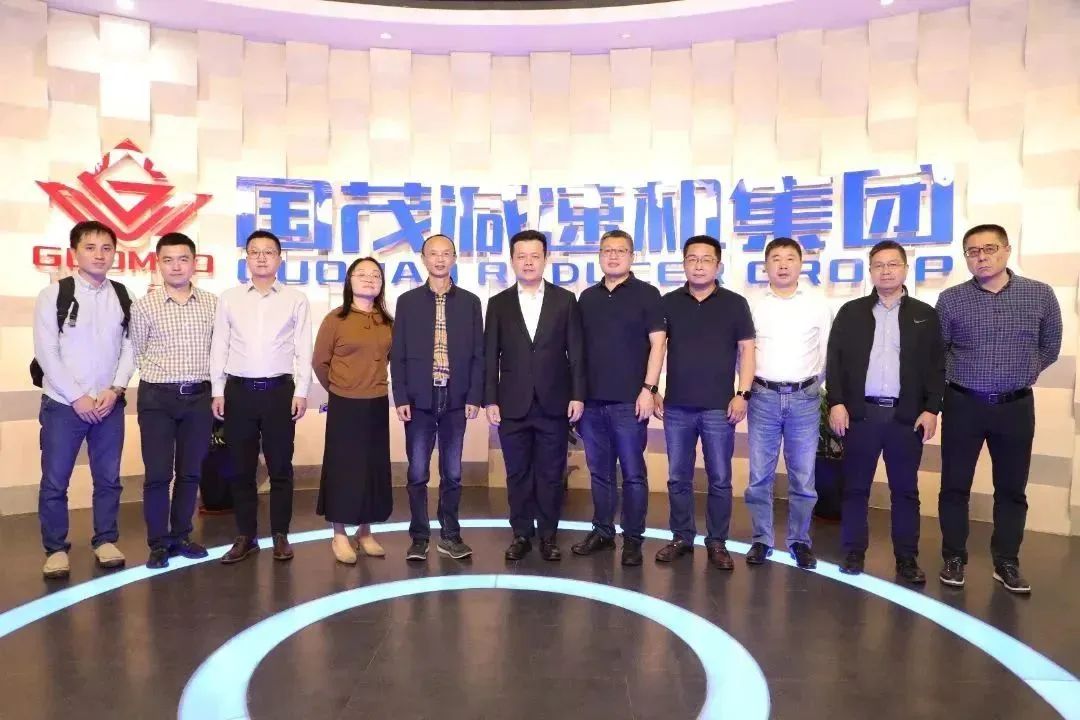 科达制造总经理杨学先一行来龙8头号玩家股份增情谊同跨越
